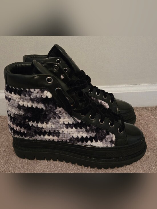 Krojay Shoes - Krojay Womens Onyx Knit High-Top Platform Sneakers, Size 9